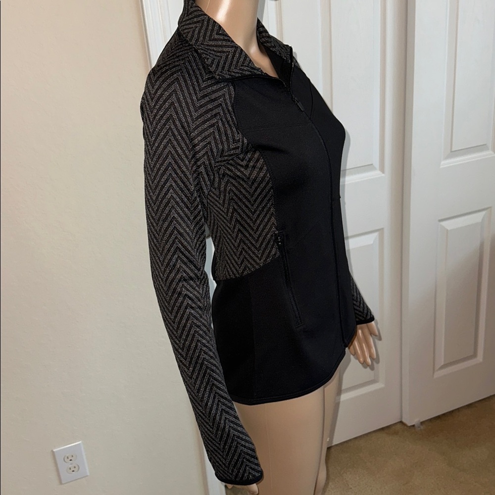 C9 by Champion Athletics Black and Gray Patterned Jacket Size XS. - Picture 2 of 16